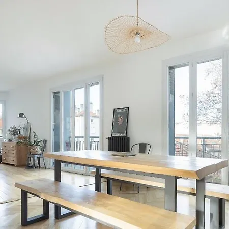 Atelier St Didier-spacieux Avec Grand Balcon-saone Apartament *